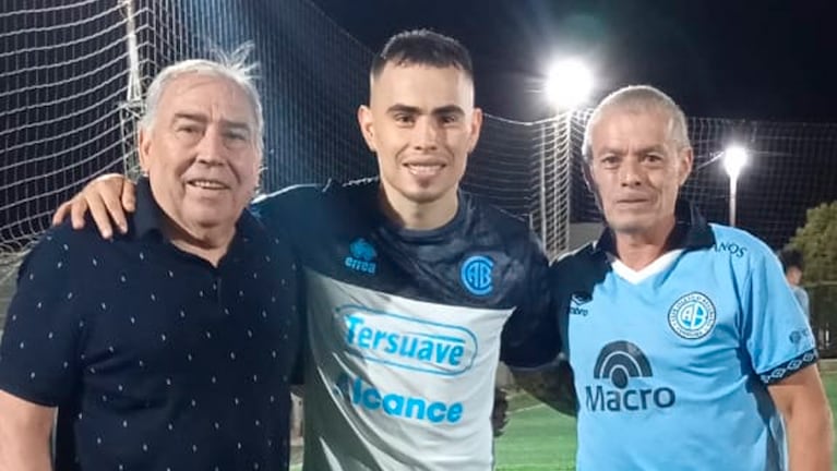 El Chino Zelarayán y un encuentro especial con su familia. Foto: Lucas Cornejo / Comunitaria La Plaza.