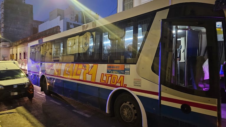 El chofer agredido manejaba un colectivo interurbano de la empresa La Calera.