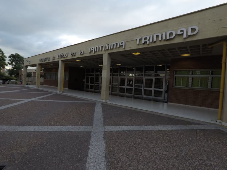 El chófer llegó en pocos minutos al Hospital de Niños donde el bebé fue estabilizado. (Foto: Gobierno de Córdoba)
