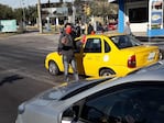 El chofer tuvo que salir a vender barbijos para darle de comer a los hijos.