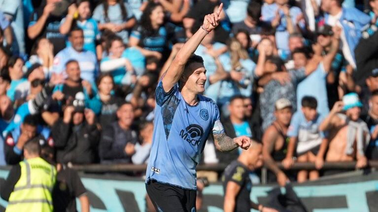 El choque de Belgrano y Talleres en Alberdi. Foto: Lucio Casalla/El Doce.