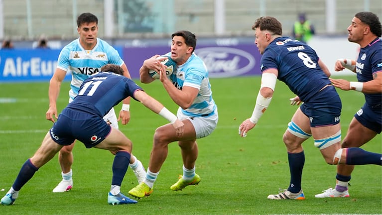 El choque de Los Pumas ante Escocia en el Kempes.