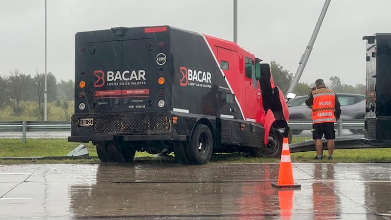 El choque del camión de caudales en Córdoba.