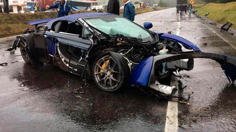 El choque en cadena de autos de lujo dejó heridos y millonrias pérdidas