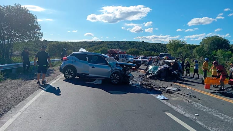 El choque en las Altas Cumbres dejó como saldo cuatro muertos.