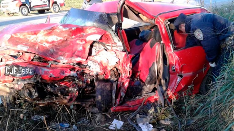 El choque frontal entre un Fiat Palio y un VW Gol dejó dos muertos.