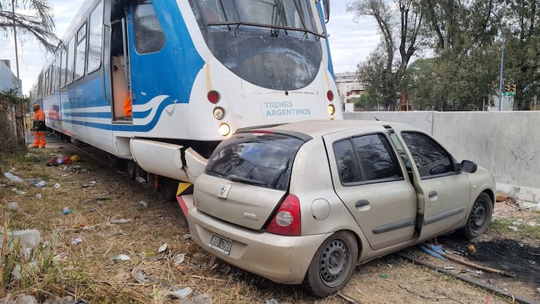 El choque ocurrió en el paso a nivel de barrio Alta Córdoba. Foto: Emmanuel Cuestas / ElDoce.tv