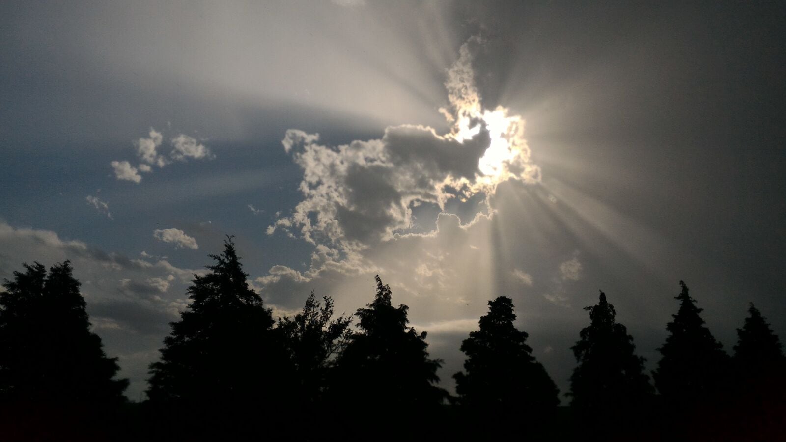 El cielo amenazó y castigó a la capital cordobesa. Foto: Lucio Casalla / ElDoce.tv.