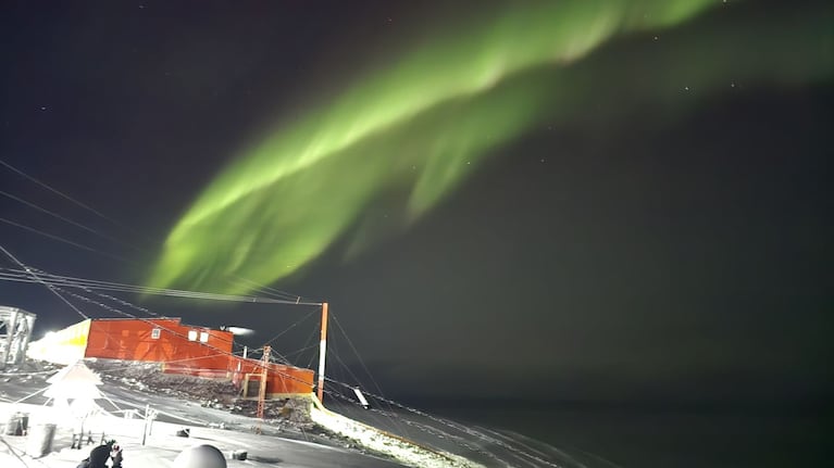 El cielo de Argentina se iluminó con auroras australes: un espectáculo mágico en el cielo