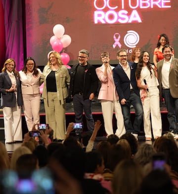El cierre de Octubre Rosa de El Doce en el Teatro del Libertador. Foto: Matías Carrizo / ElDoce.tv.