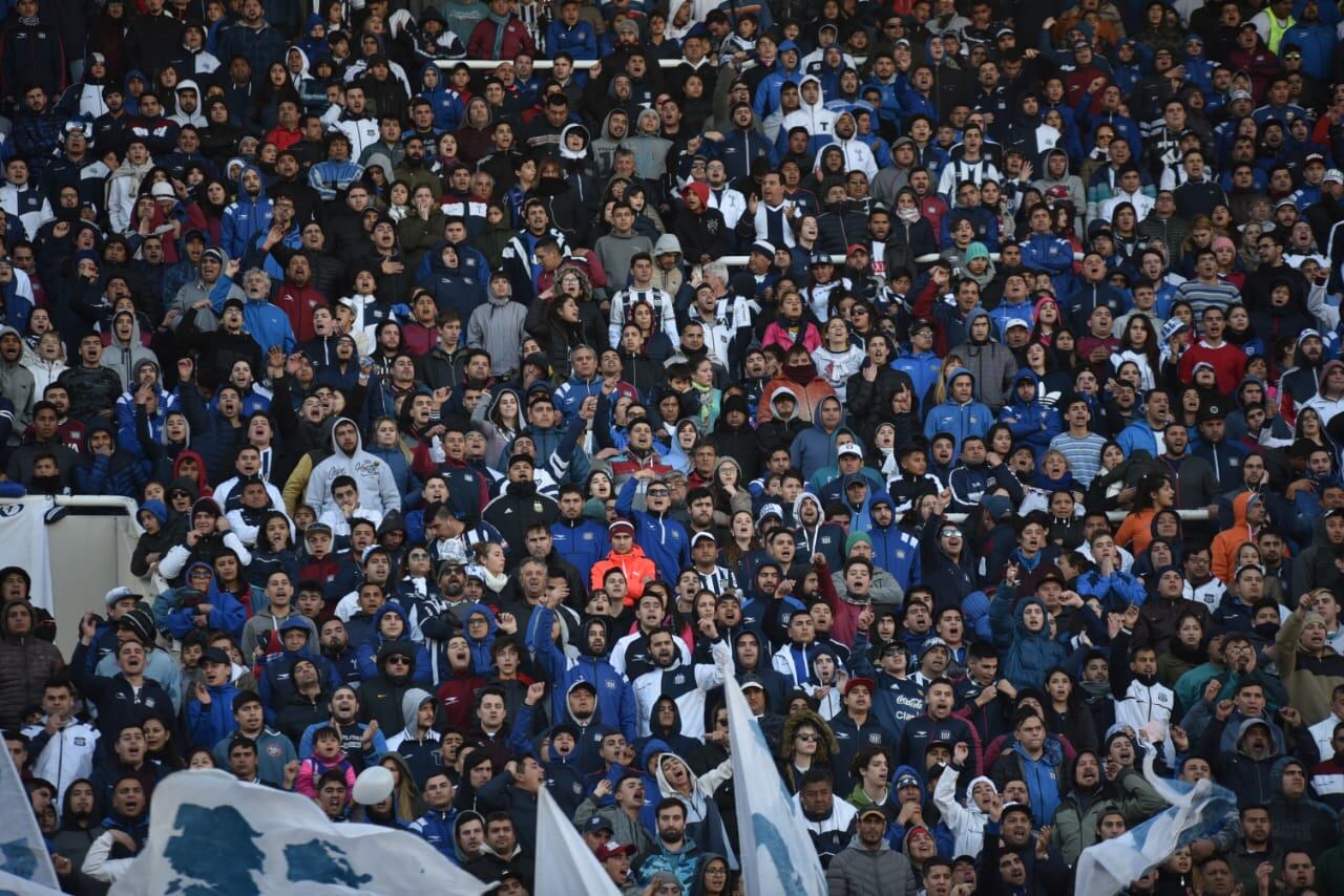 El clásico cordobés fue Celeste en el estadio Kempes. Foto: Lucio Casalla / ElDoce.tv