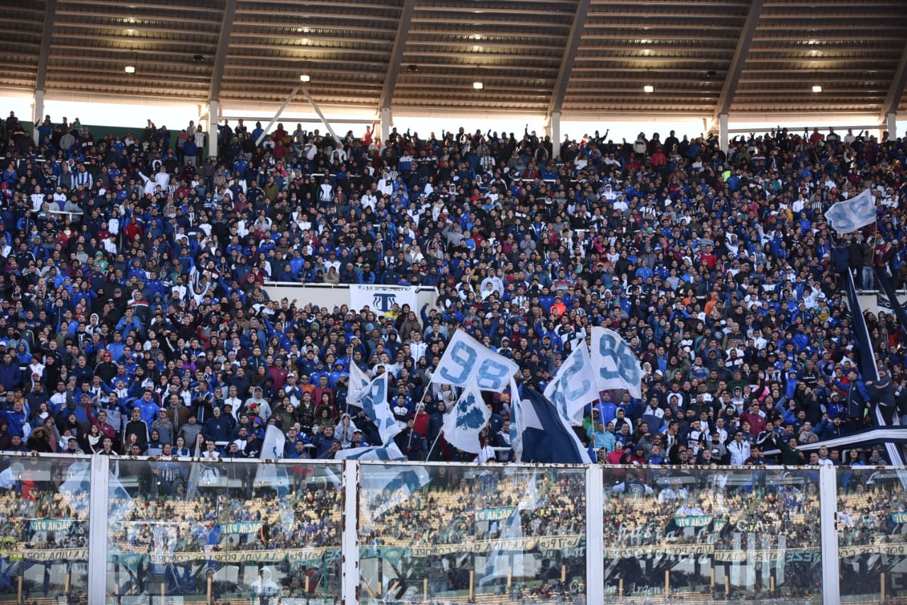 El clásico cordobés fue Celeste en el estadio Kempes. Foto: Lucio Casalla / ElDoce.tv