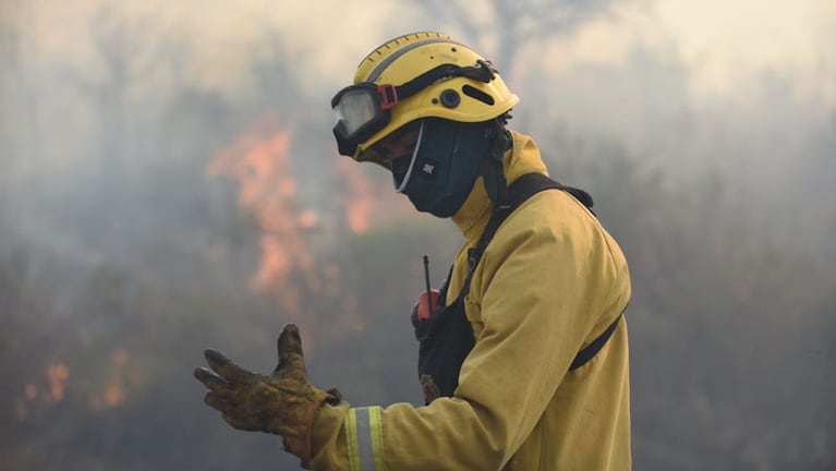 El clima seco, enemigo de los bomberos. Foto: Lucio Casalla / El Doce.