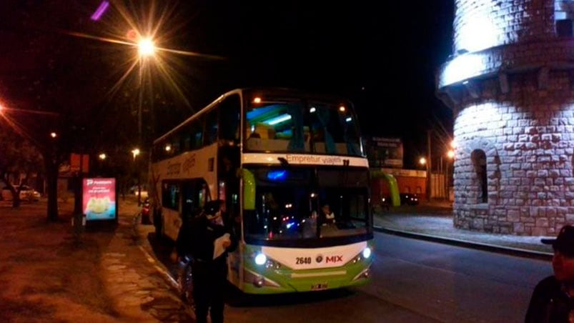 El colectivo de larga distancia tenía como destino la feria de La Salada.