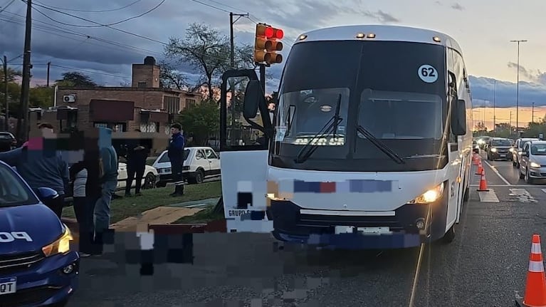 El colectivo en el que sucedió la tragedia en Córdoba capital.