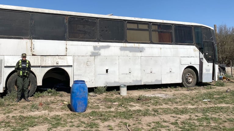 El colectivo en el que vivían los trabajadores.