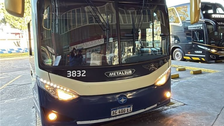 El colectivo finalmente salió con otro conductor habilitado.