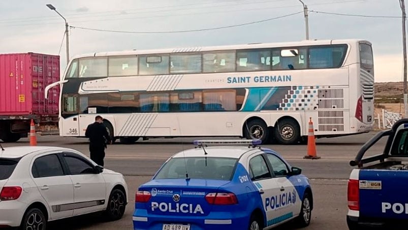 El colectivo fue detenido en un control sanitario de Río Gallegos.