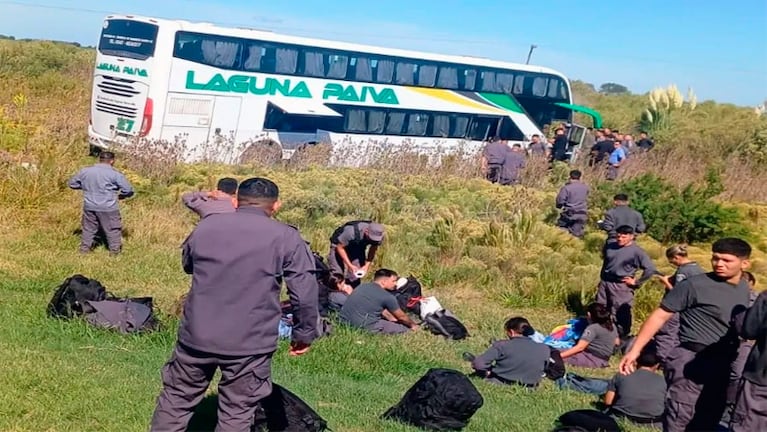 El colectivo trasladaba agentes penitenciarios.