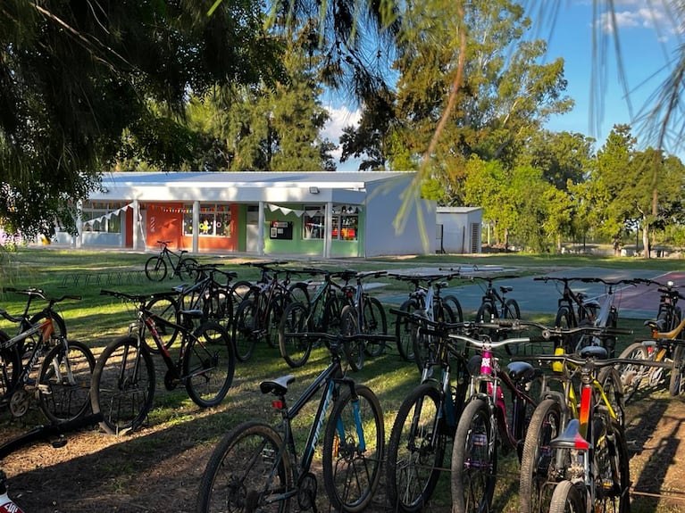 El colegio Mariano Moreno, el lugar del brutal tiroteo fatal en la localidad santafesina de San Cristóbal.