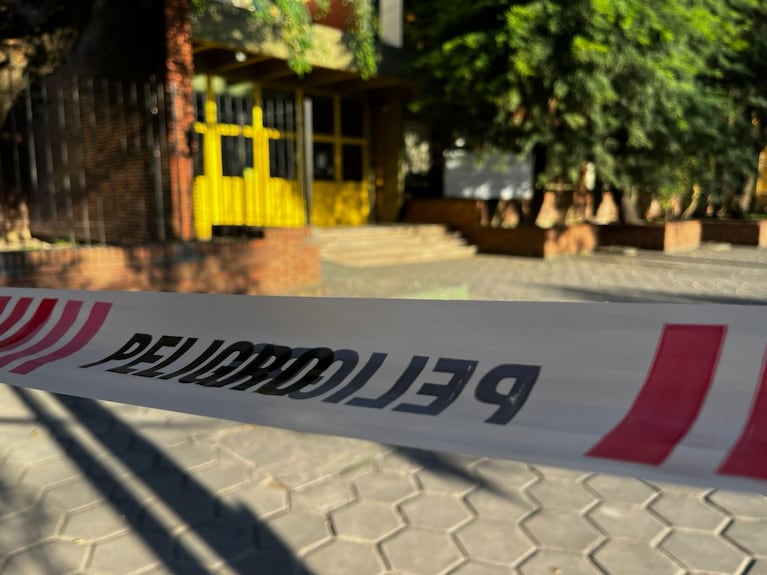 El colegio Mariano Moreno, el lugar del brutal tiroteo fatal en la localidad santafesina de San Cristóbal.
