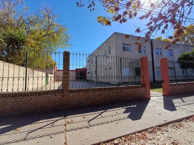 El colegio suspendió las clases en medio del dolor por la muerte de la alumna.