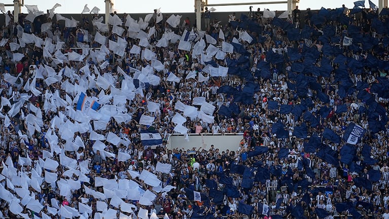 El color de la hinchada de Talleres en el Kempes.
