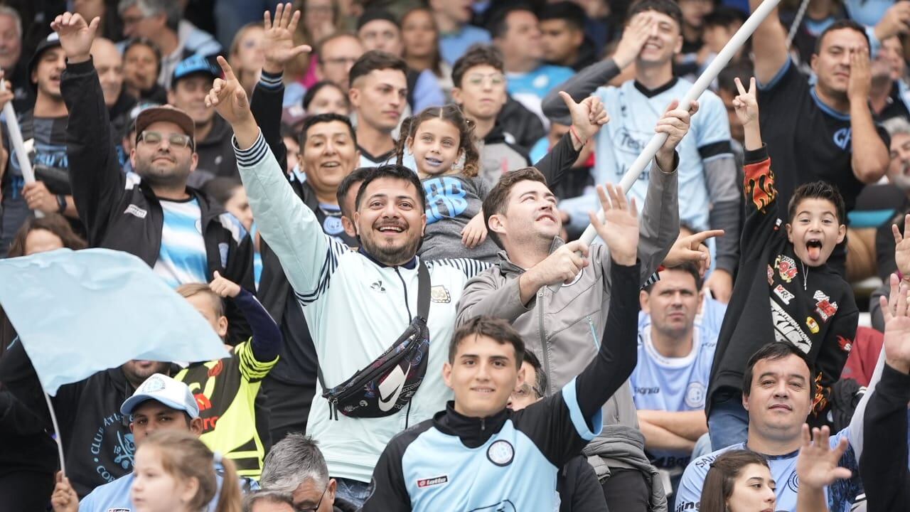 El color de la previa en el Kempes. Fotos: Lucio Casalla / ElDoce. 