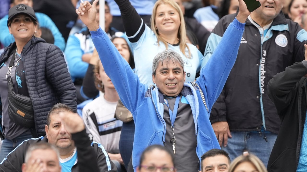 El color de la previa en el Kempes. Fotos: Lucio Casalla / ElDoce. 