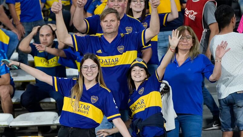 El color de los hinchas de Boca y Estudiantes en el Kempes. Foto: Lucio Casalla / ElDoce.tv.