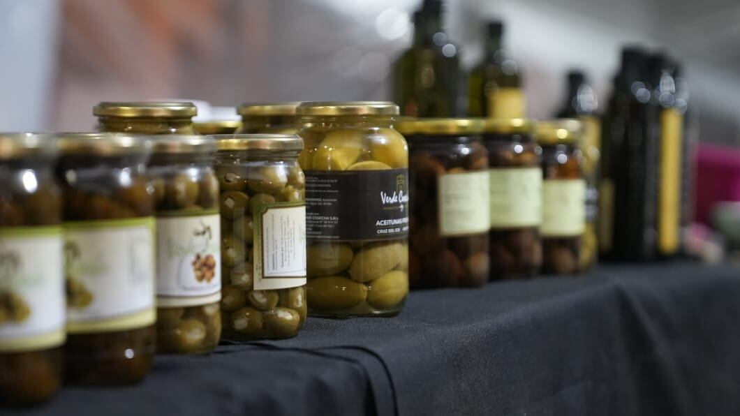 El color de los puestos gastronómicos de la Fiesta. Foto: Lucio Casalla/El Doce.