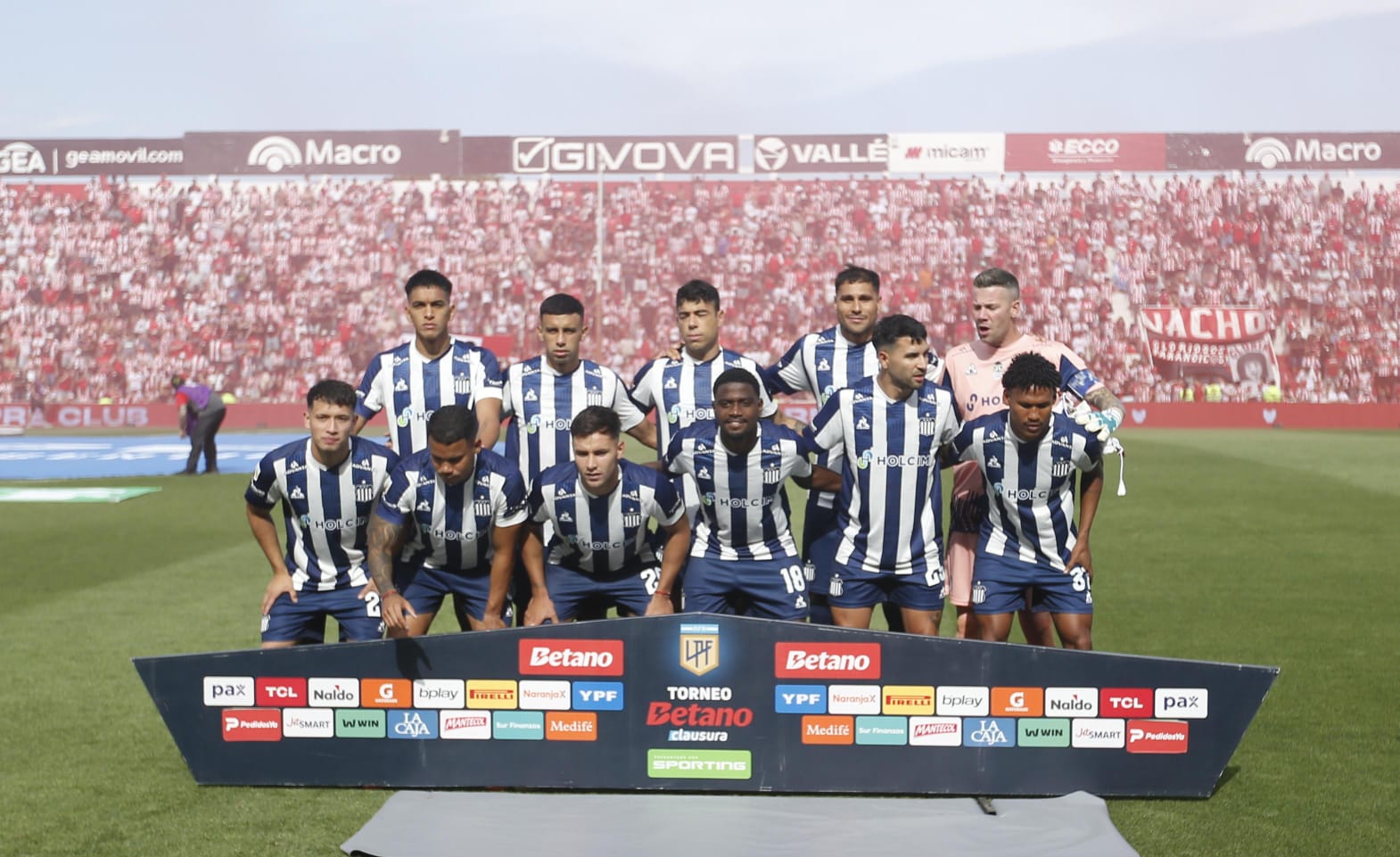 El color del clásico Instituto-Talleres en Alta Córdoba.