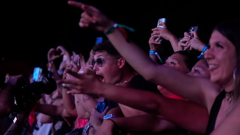 El color y el aguante de Cosquín Rock 2025 en su primer día. Foto: Matías Carrizo / El Doce.