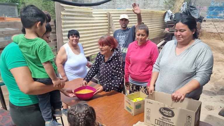 El comedor Ángel de la Guarda recibe unas 250 personas a diario.