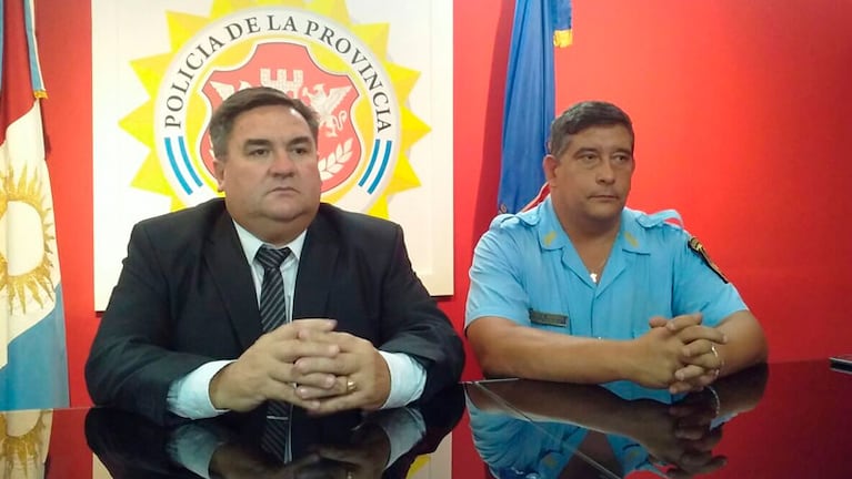 El comisario Carlos Destéfani (a la derecha) fue apartado.