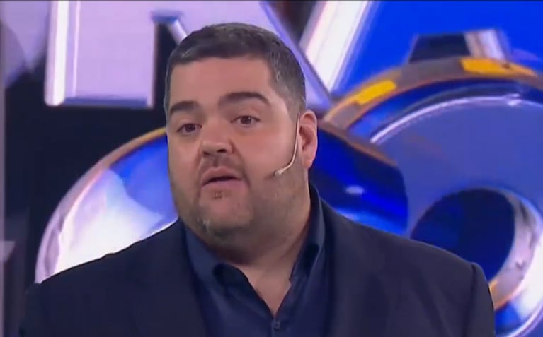 EL conductor quedó sorprendido por la propuesta de una participante.