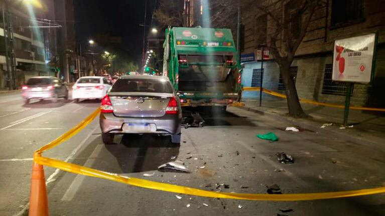 El conductor se distrajo y chocó de atrás al camión.