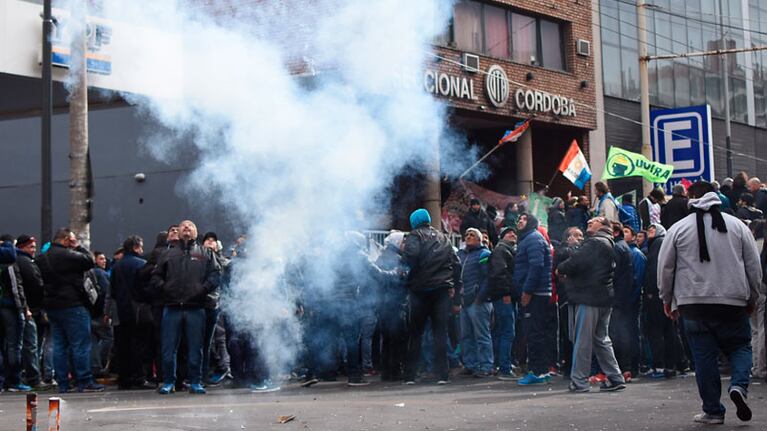 El conflicto de choferes y delegados durante el paro en 2017.