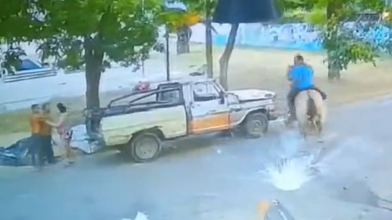 El conflicto se desmadró y tuvo de todo.