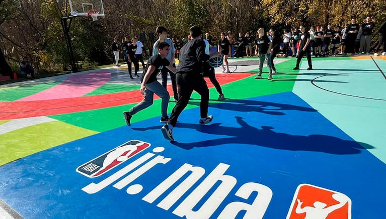 El cordobés acompañó el lanzamiento del nuevo espacio, en el Parque del Kempes. Además, agradeció a la NBA por financiar el proyecto. 