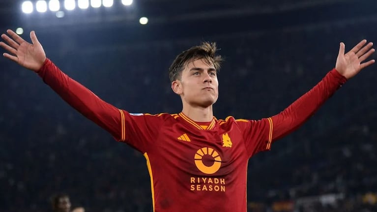 El cordobés firmó su renovación con la Roma.