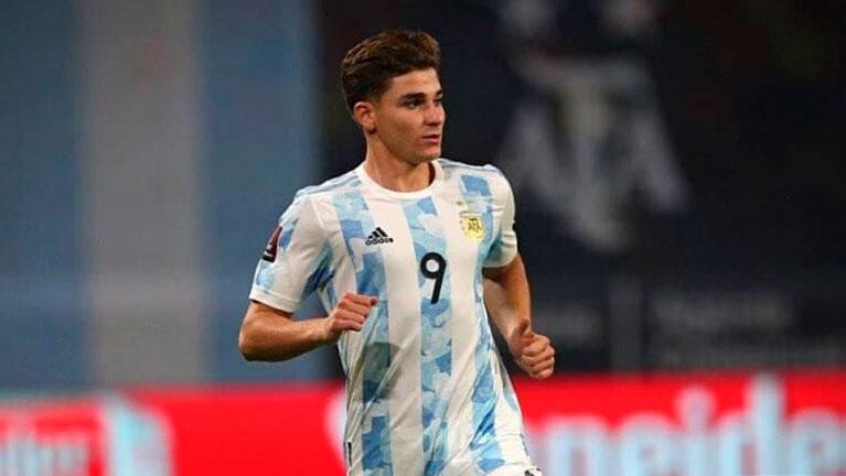El cordobés Julián Álvarez quedó entre los 100 mejores futbolistas del mundo
