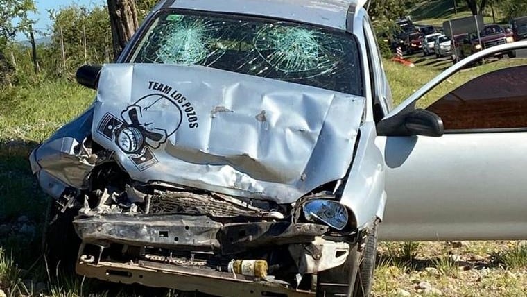 El Corsa terminó compactado luego del choque. Foto: Cadena 3.