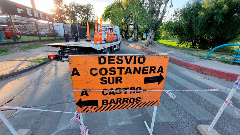 El corte es realizado por obras de reparación en desagües pluviales.