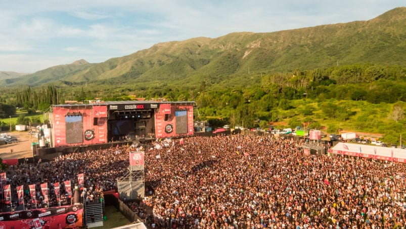 El Cosquín Rock convocó a decenas de miles de personas.