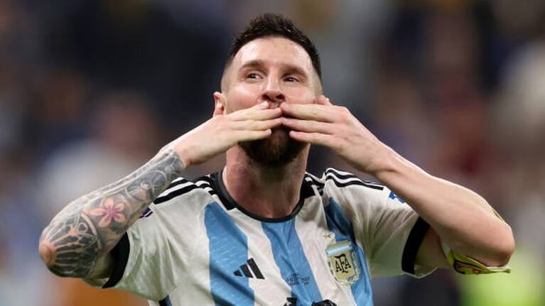 El crack agradeció con una gran sonrisa.