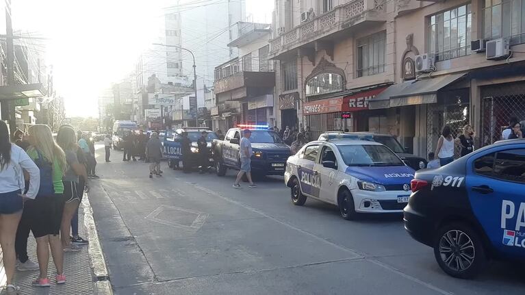 El crimen ocurrió en pleno centro de Banfield.