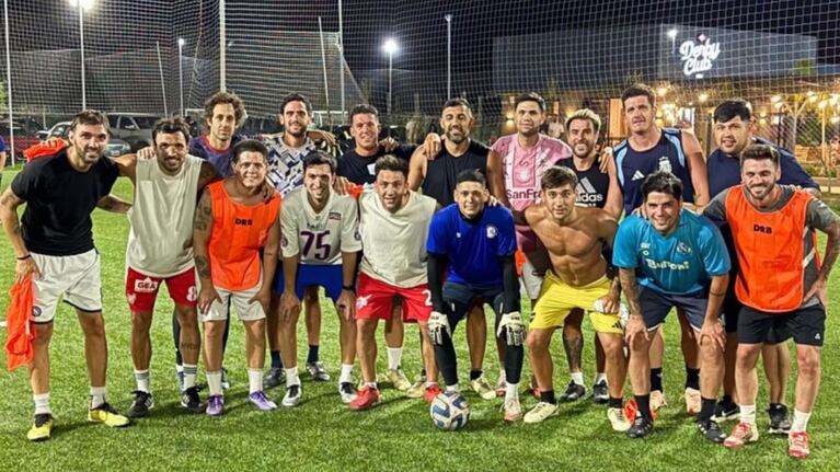 El cuartetero se juntó a jugar al fútbol con deportistas de lujo.