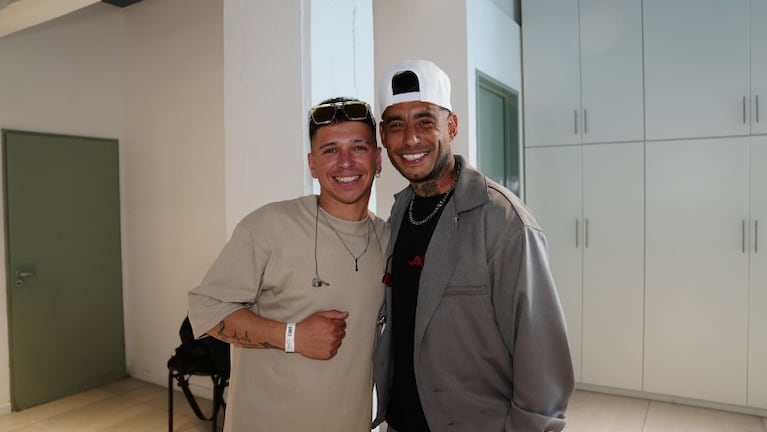 El cuartetero y la banda cantaron juntos ante un show agotado.
