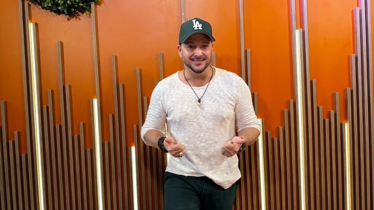 El cuba habló sobre las consecuencias que sufren los artistas por el uso de auriculares.